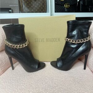 Steve Madden Black Heeled Boots with Gold Chain